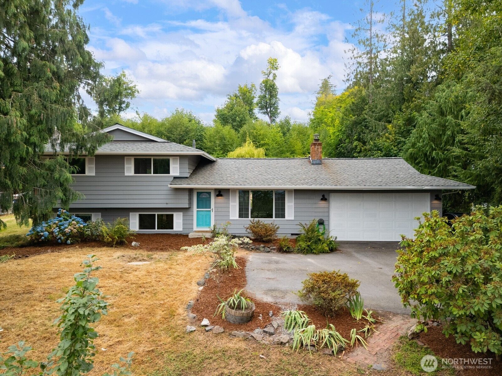 Property Photo: 2916 E Blackburn Road WA 98274