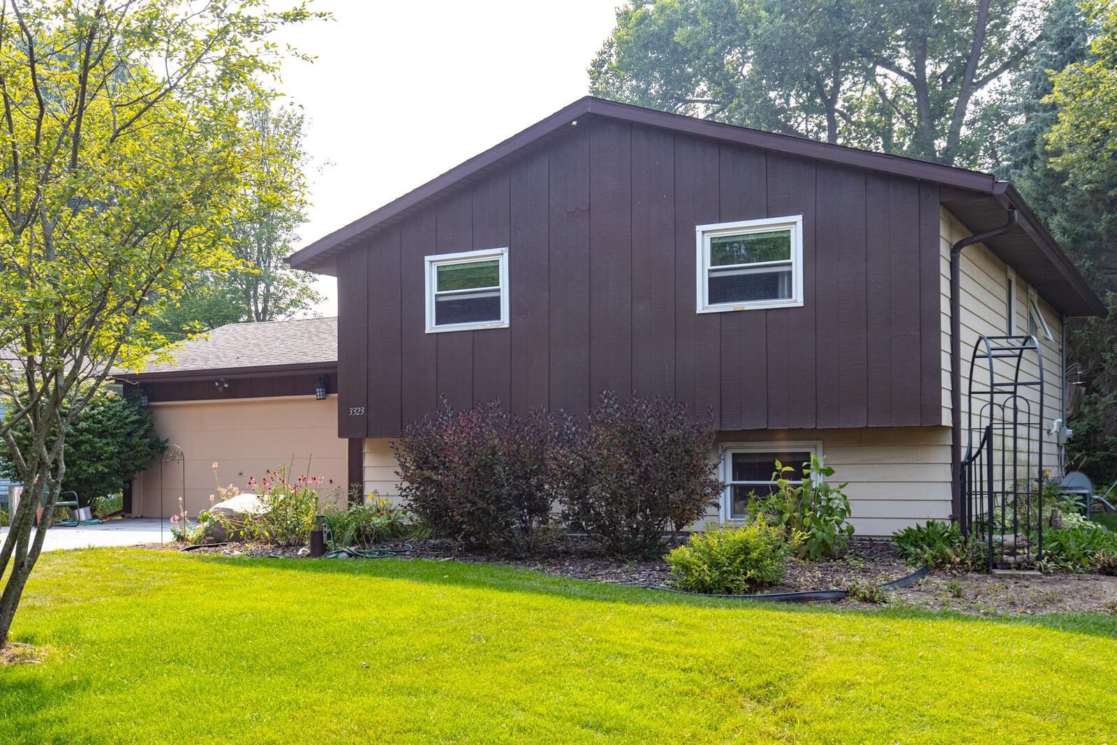 Property Photo: 3323 N Morrison Street WI 54911