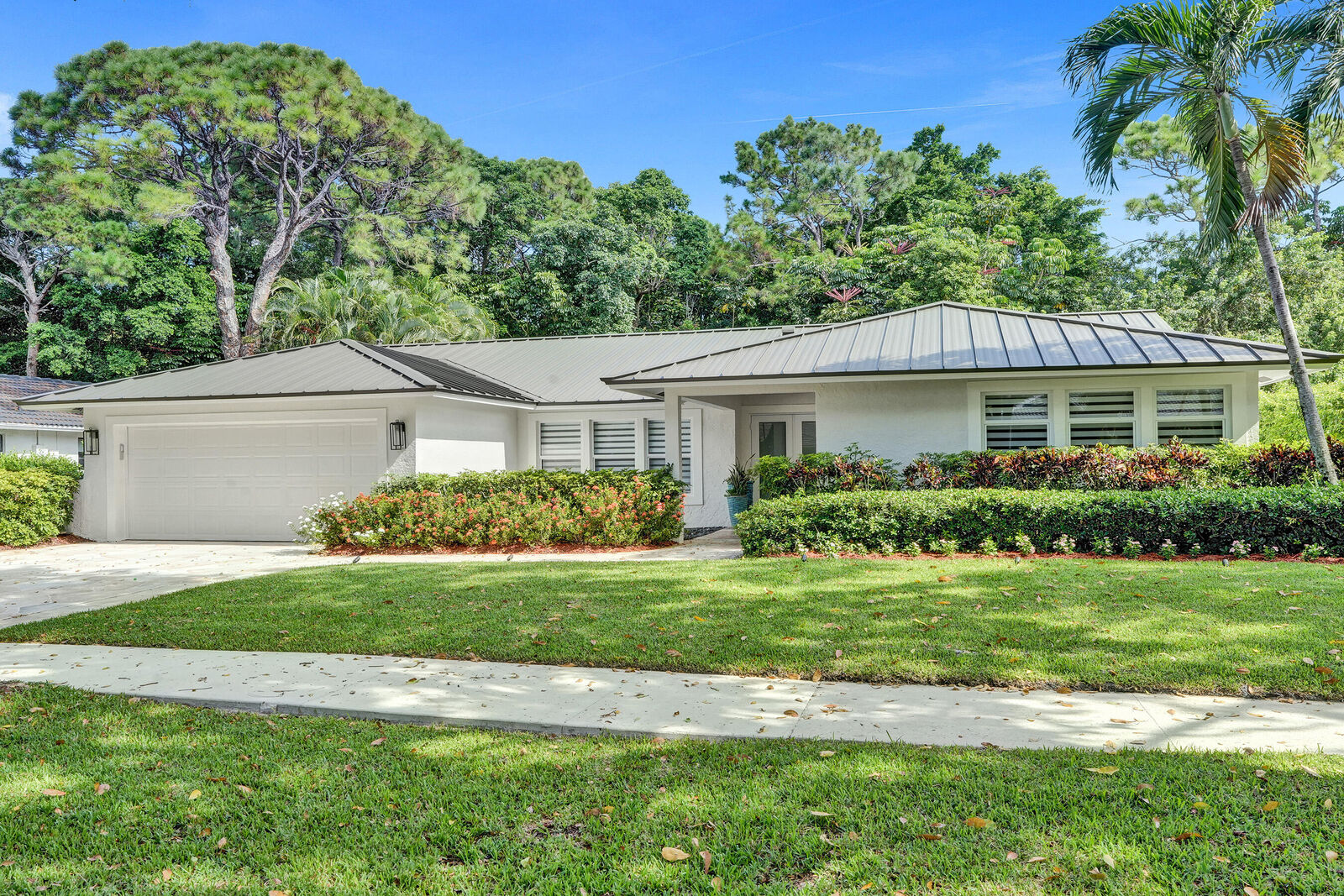 Property Photo:  2421 NW 36th Street  FL 33431 