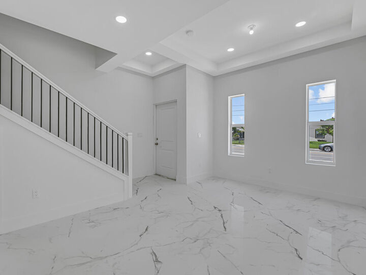 Property Photo:  409 NW 12th Avenue  FL 33435 