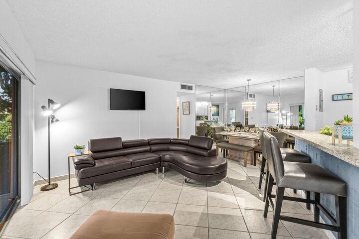 Property Photo: 7531 S Oriole Boulevard 101 FL 33446