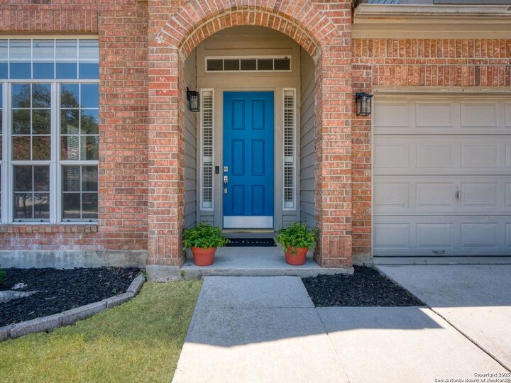 Property Photo: 3022 Fall Way Dr TX 78247