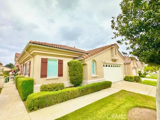 Property Photo: 39946 Via Graziana CA 92562