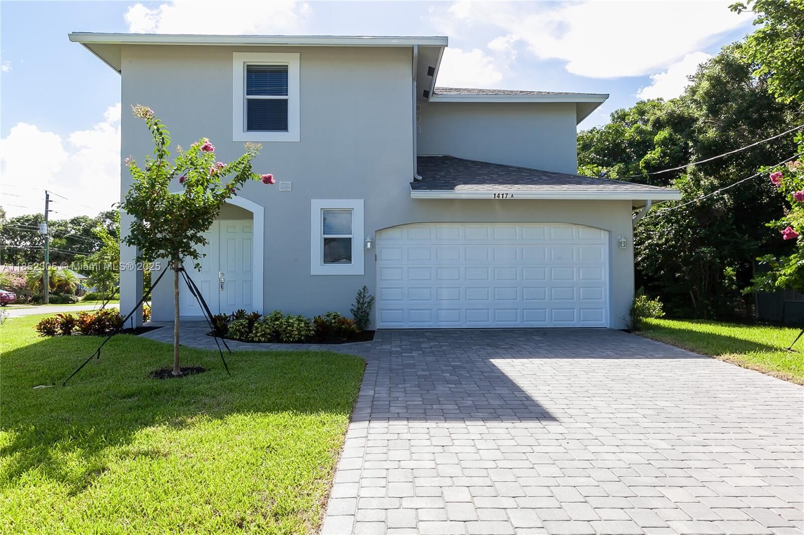 Property Photo:  1417 SW 6th Ave A  FL 33315 