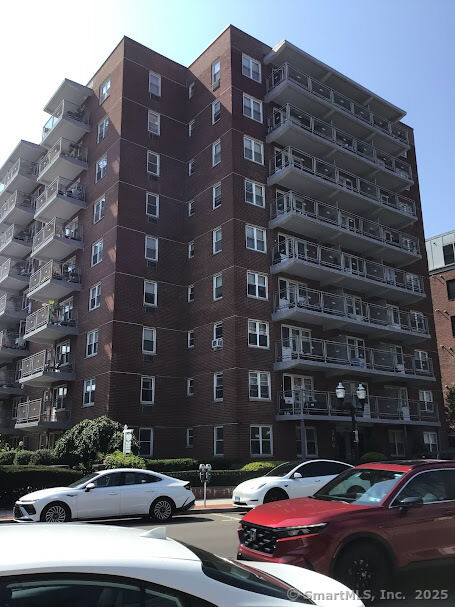 Property Photo: 700 Summer Street Apt 4L CT 06901