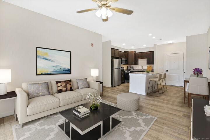 Property Photo:  280 Salmon Brook Street 7101  CT 06035 