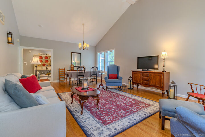 Property Photo: 114 Hawthorne Drive 114 CT 06037