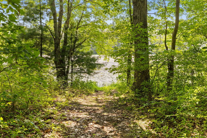 Property Photo:  4 Paradise Drive  CT 06234 