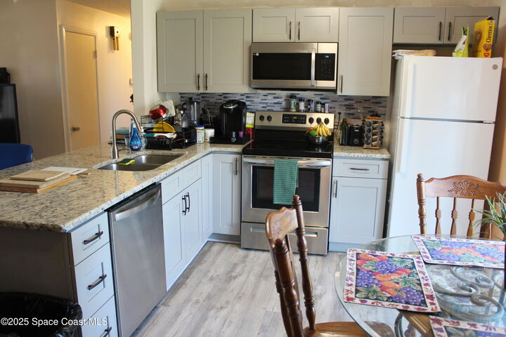 Property Photo:  50 N Lee Court  FL 32952 