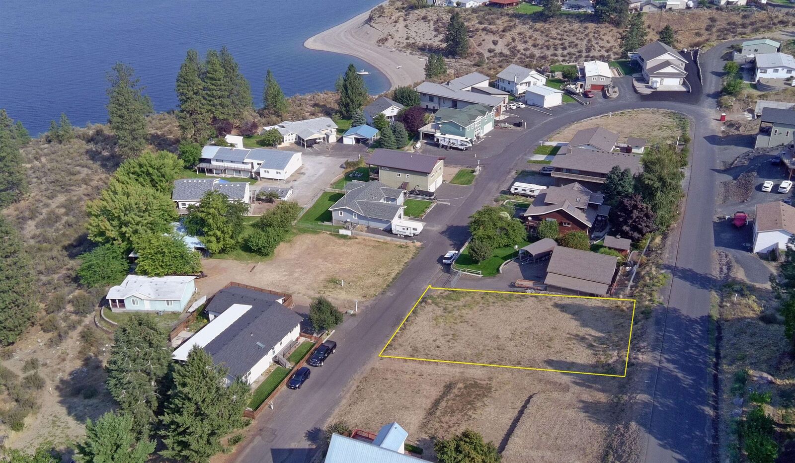 Property Photo:  3312 Roosevelt Dr  WA 99122 