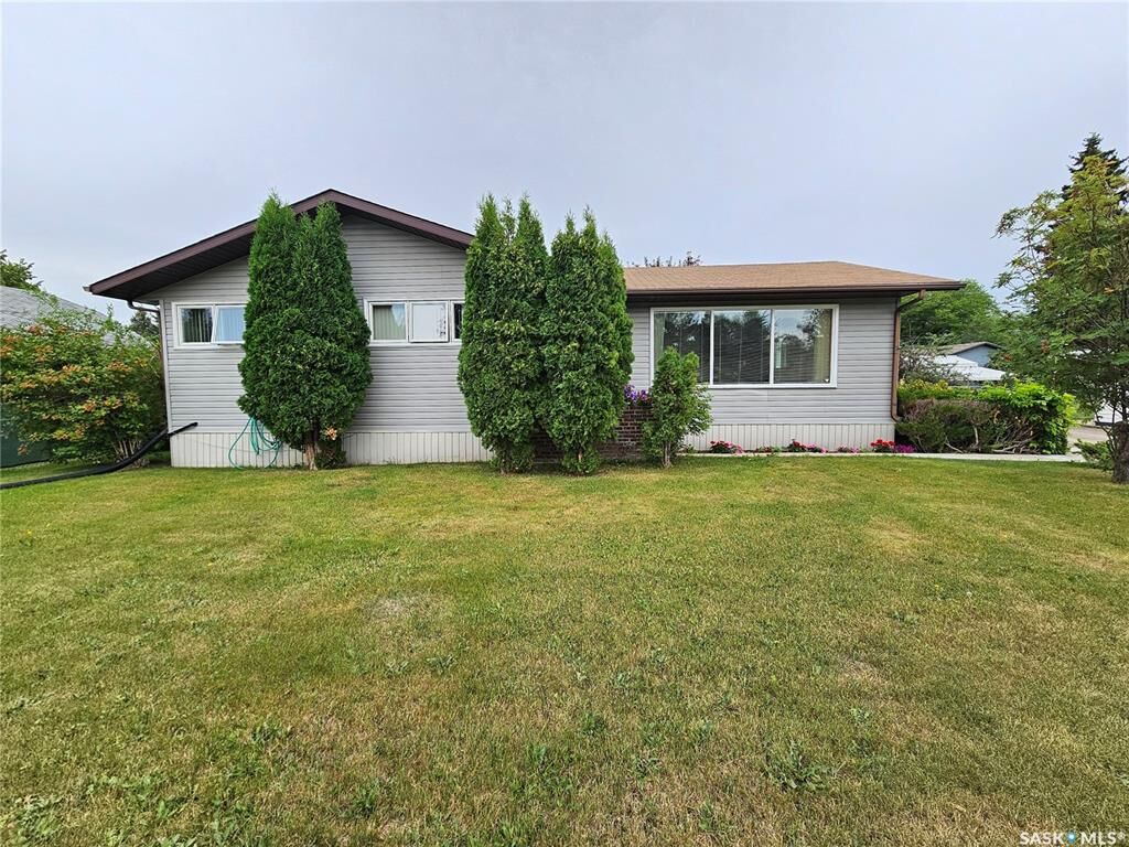 Property Photo: 506 Centre Street SK S9X 1E9