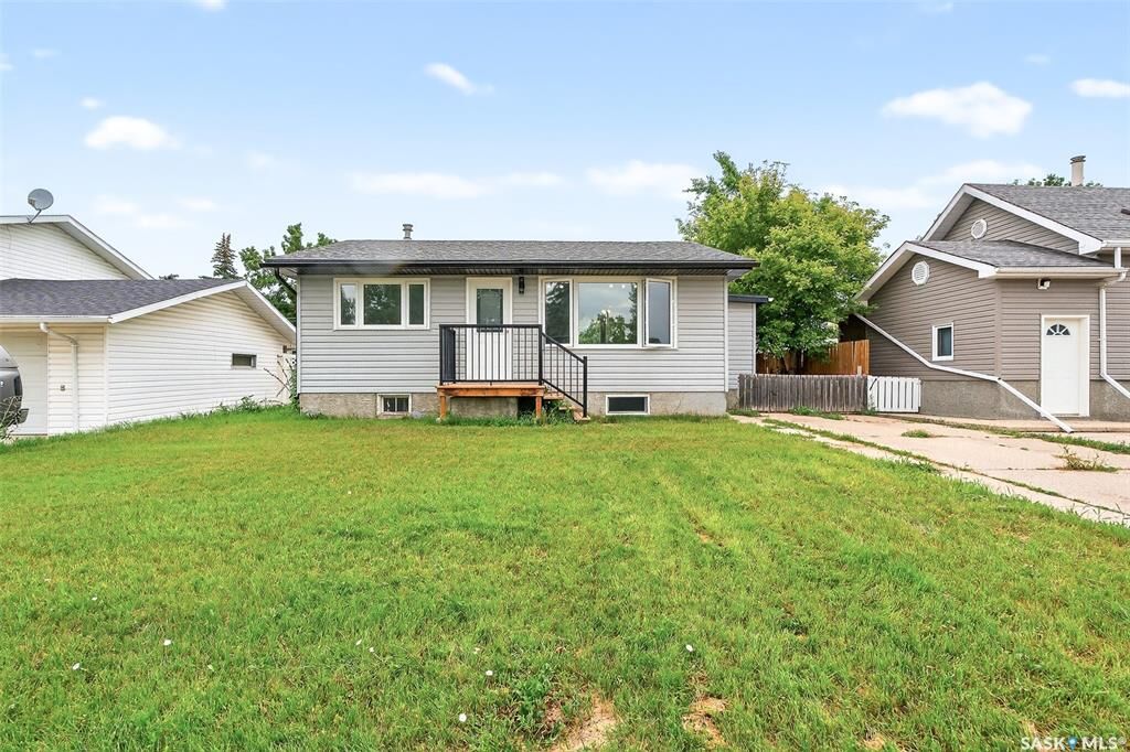 Property Photo:  1114 Caribou Street W  SK S6H 7K6 