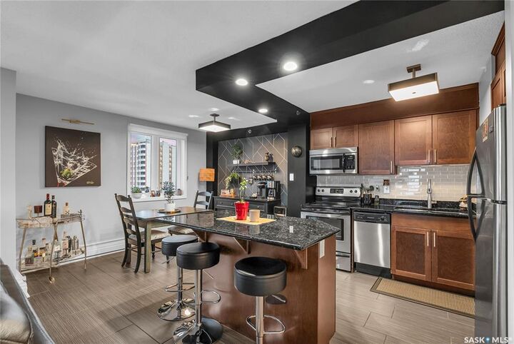 Property Photo:  320 5th Avenue N 1406  SK S7K 2P5 