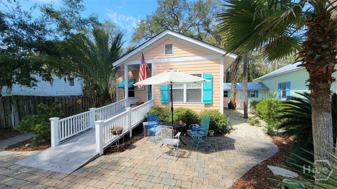 Property Photo:  105 S Campbell Avenue B  GA 31328 