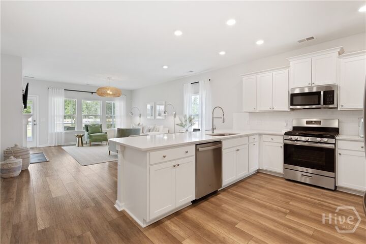 Property Photo: 6 Gardners Court GA 31322