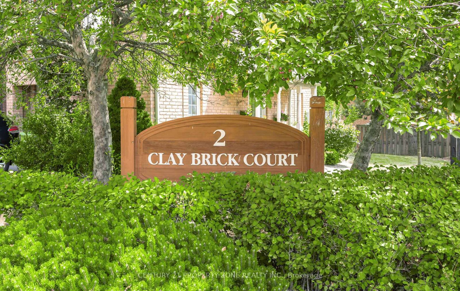 Photo de la propriété:  2 Claybrick Court 39  ON L6V 4M7 