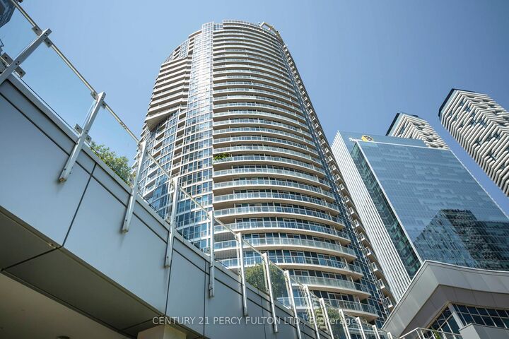 Photo de la propriété: 8 York Street 3101 ON M5J 2Y2