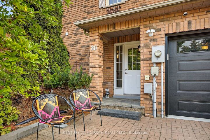 Photo de la propriété: 80 Bruce Crescent ON L4N 8T8