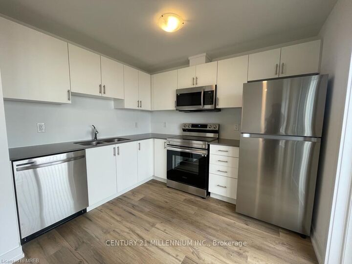 Photo de la propriété:  4263 Fourth Avenue 424  ON L2E 4N2 