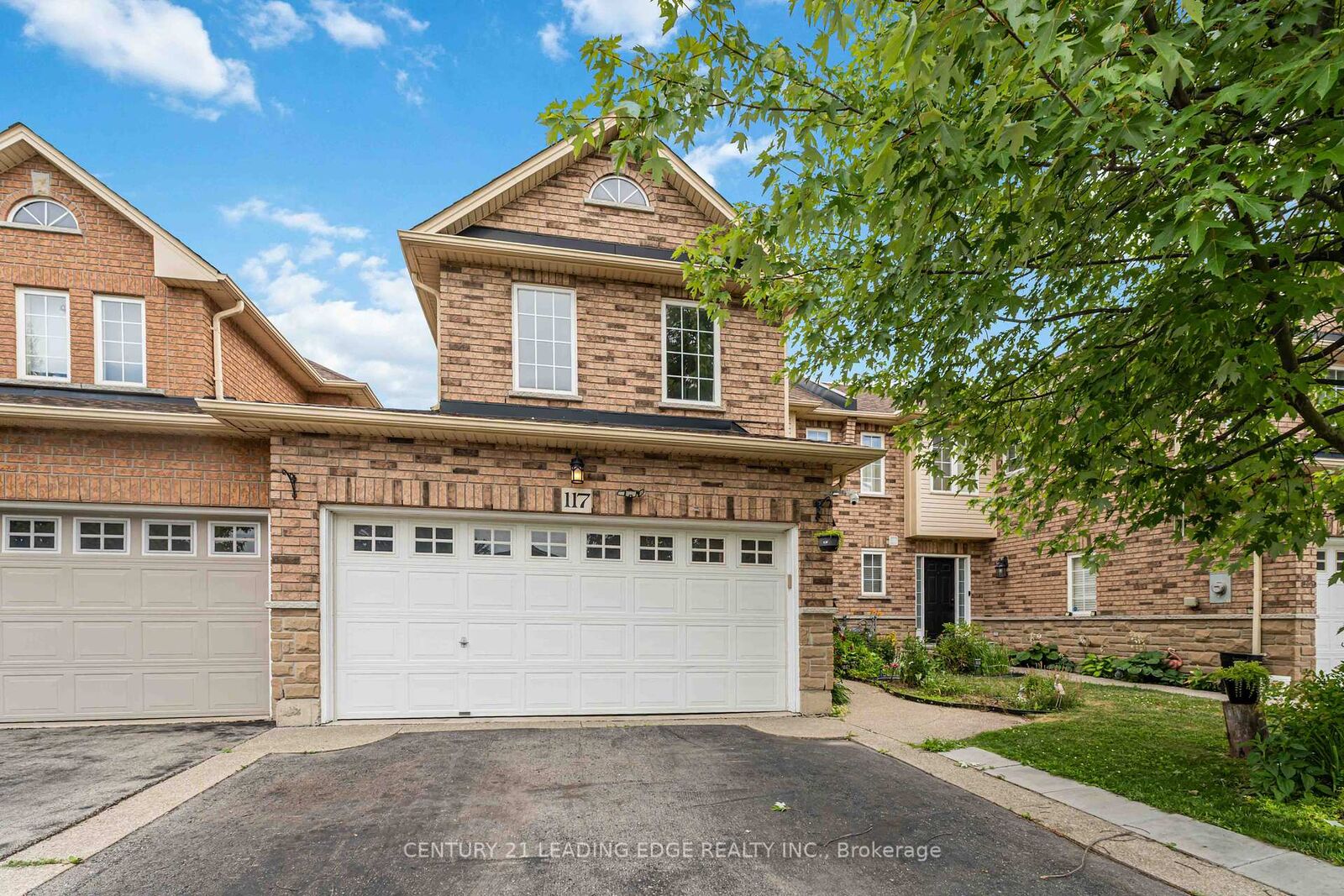 Photo de la propriété:  117 Thoroughbred Boulevard  ON L9K 1N2 