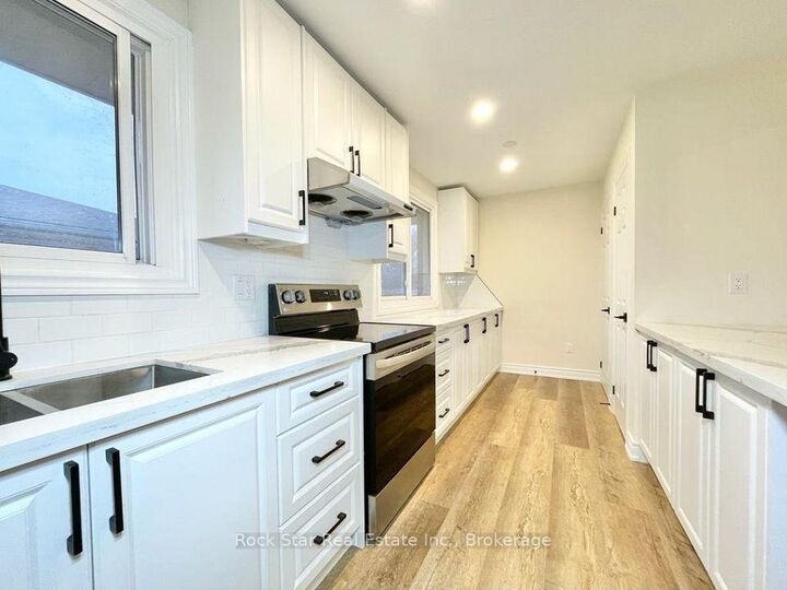 Property Photo:  36 Highcourt Crescent  ON L2M 3M6 