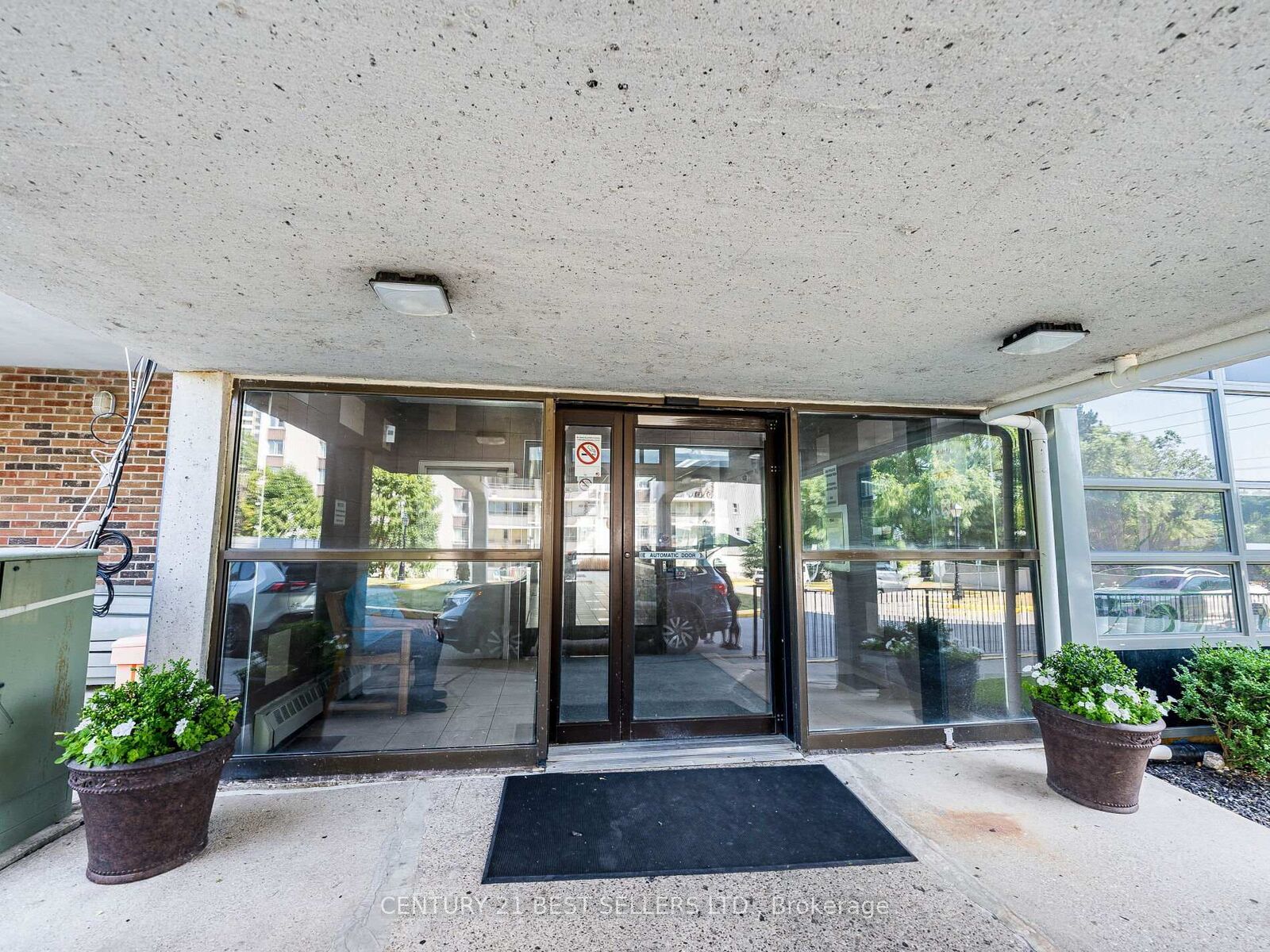 Photo de la propriété: 3380 Eglinton Avenue E 1410 ON M1J 3L6