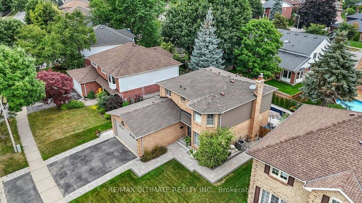 Property Photo: 2113 Headon Forest Drive ON L7M 2W1