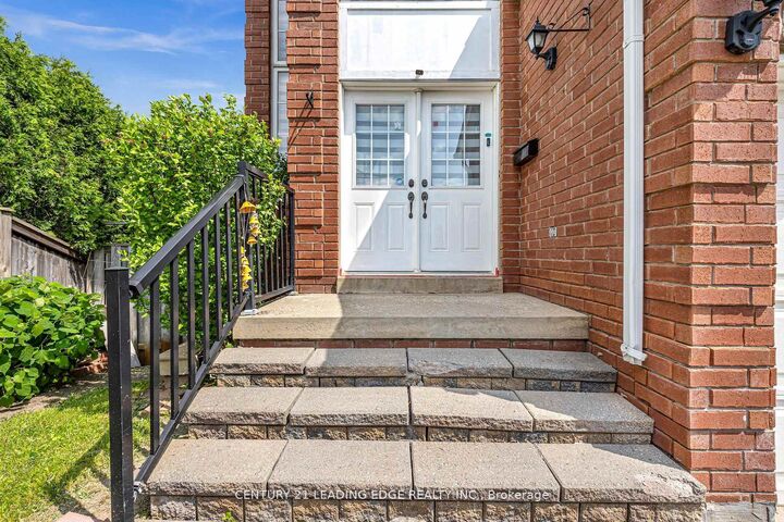 Property Photo:  40 Ann Louise Crescent  ON L3S 0A8 