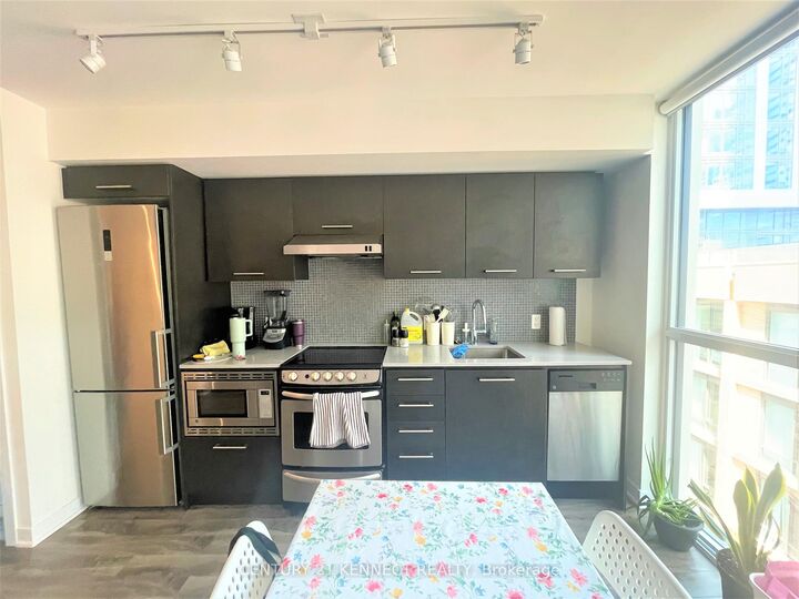 Photo de la propriété: 87 Peter Street 1216 ON M5V 2G4
