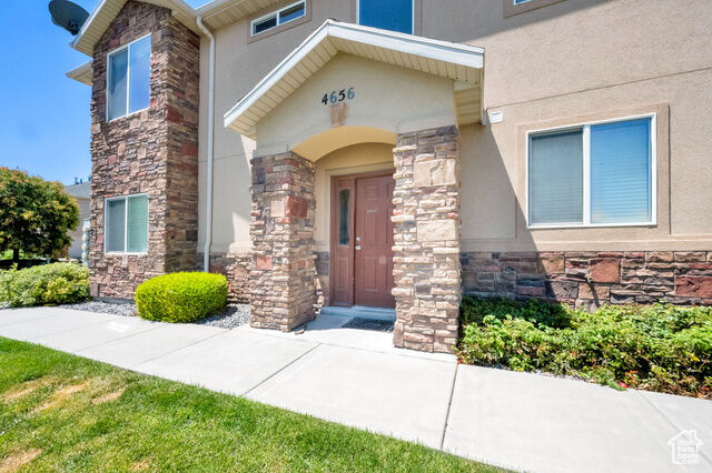 Property Photo: 4656 W Greensand Dr UT 84084
