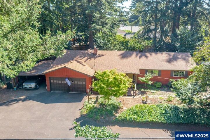 Property Photo: 955 Albert Dr SE OR 97302