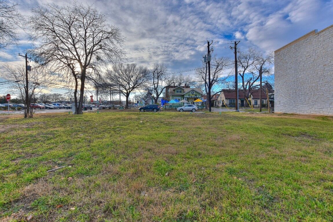 Property Photo:  205 E. 9th Lot 5B Street  TX 78626 