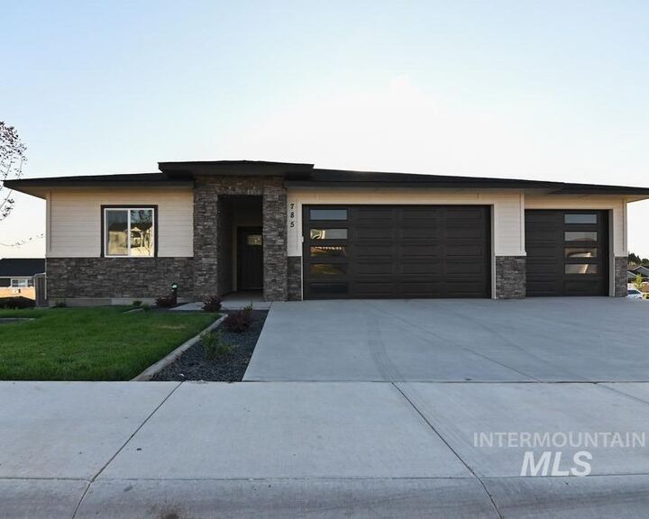 Property Photo:  785 Oakmont Street  ID 83661 