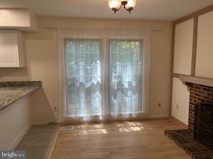Property Photo:  10353 Hampshire Green Avenue  VA 22032 