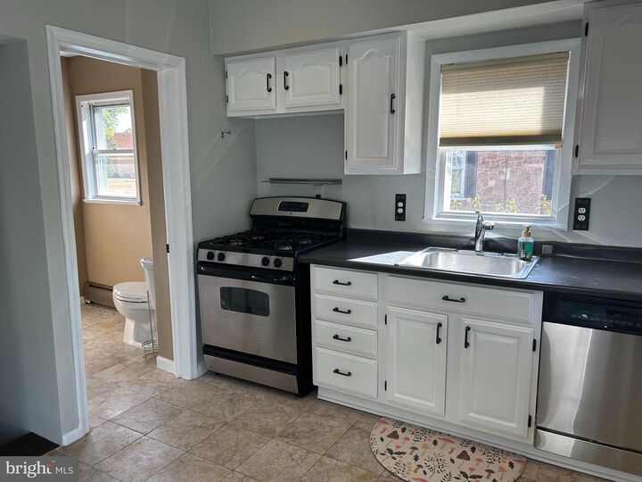 Property Photo: 1027 Fairview Road PA 19081