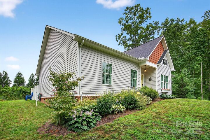 Property Photo:  3620 Lake Drive  NC 28655 