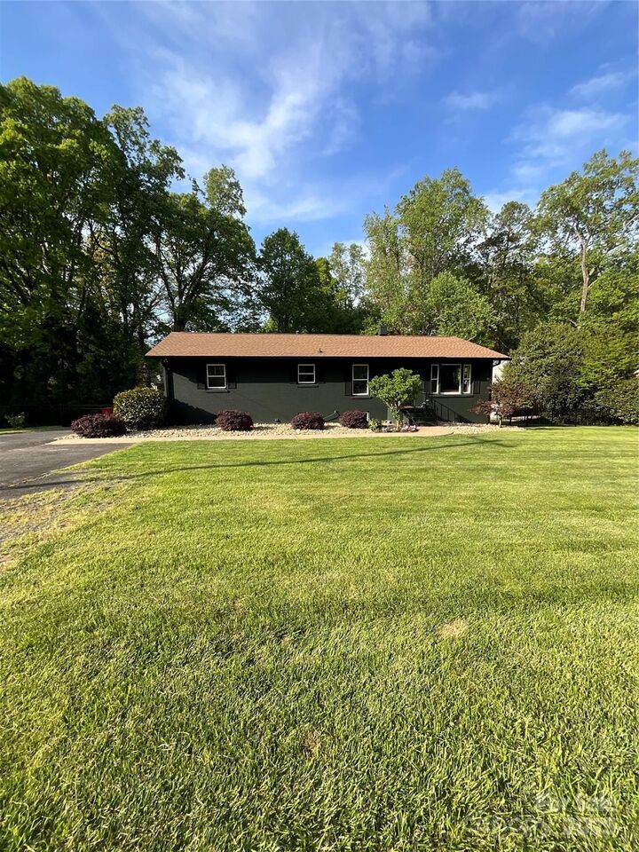 119 Meadowbrook Lane  Davidson NC 28036 photo