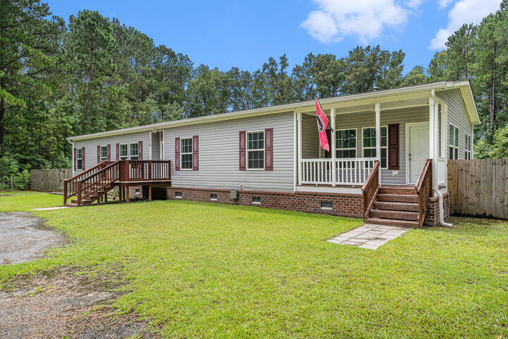 Property Photo: 110 Barton Lane SC 29483