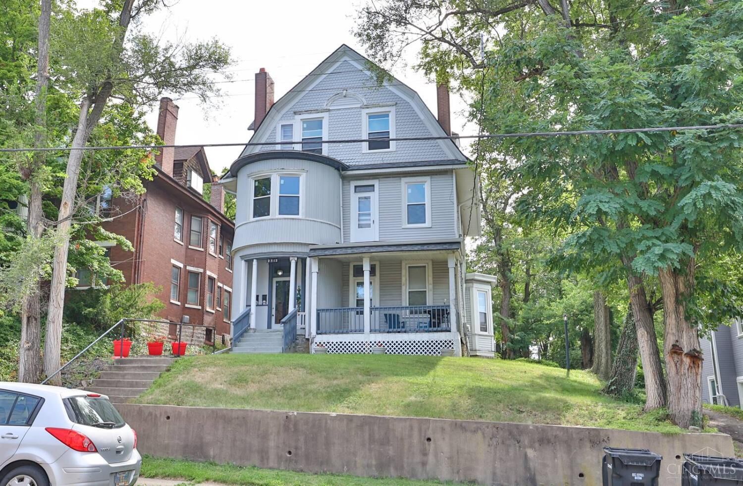 Property Photo: 2312 Kemper Lane OH 45206