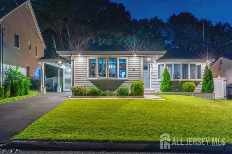 Property Photo:  40 Buttonwood Drive  NJ 08859 