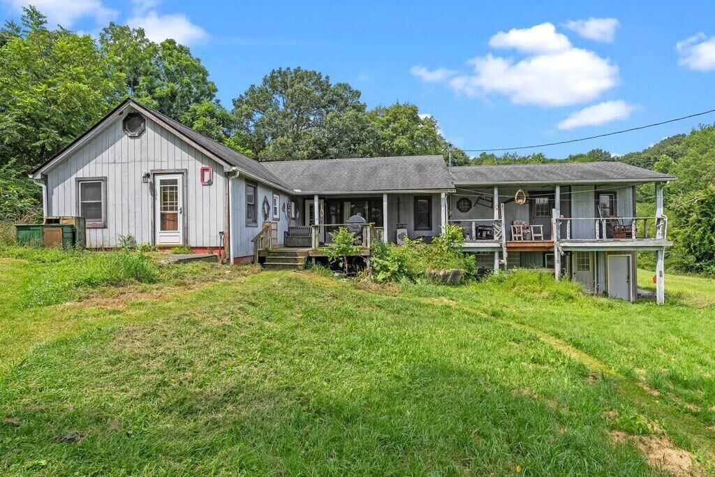 Property Photo: 5478 Brownsville SE Road OH 43056