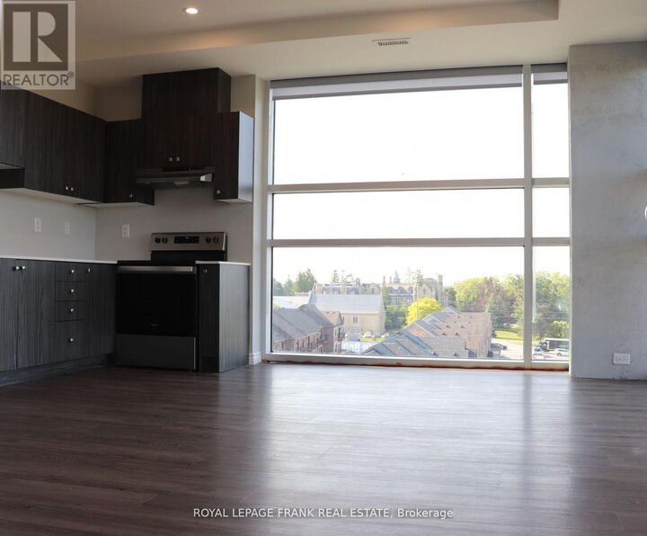Property Photo:  513 Dundas Street East D  ON L1N 0N4 