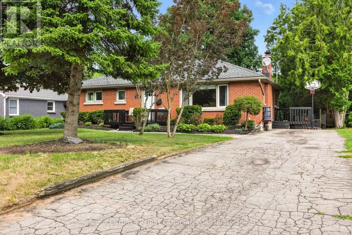 Property Photo:  330 Glenrose Drive  ON N6K 2A8 