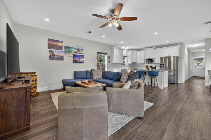Property Photo: 417 W Belmont Street FL 32501