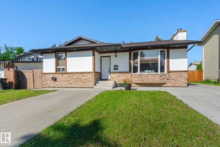 2520 116 Street NW  Edmonton AB T6J 3S2 photo