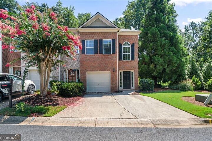 Property Photo: 950 Firethorne Pass GA 30040