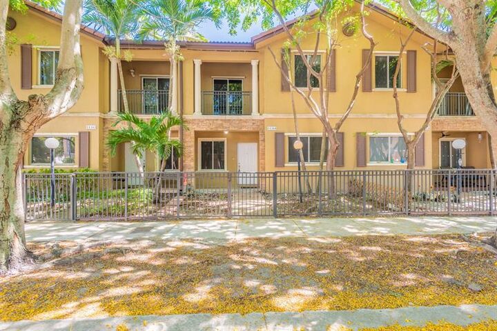 11368 SW 230th Ter  Miami FL 33170 photo