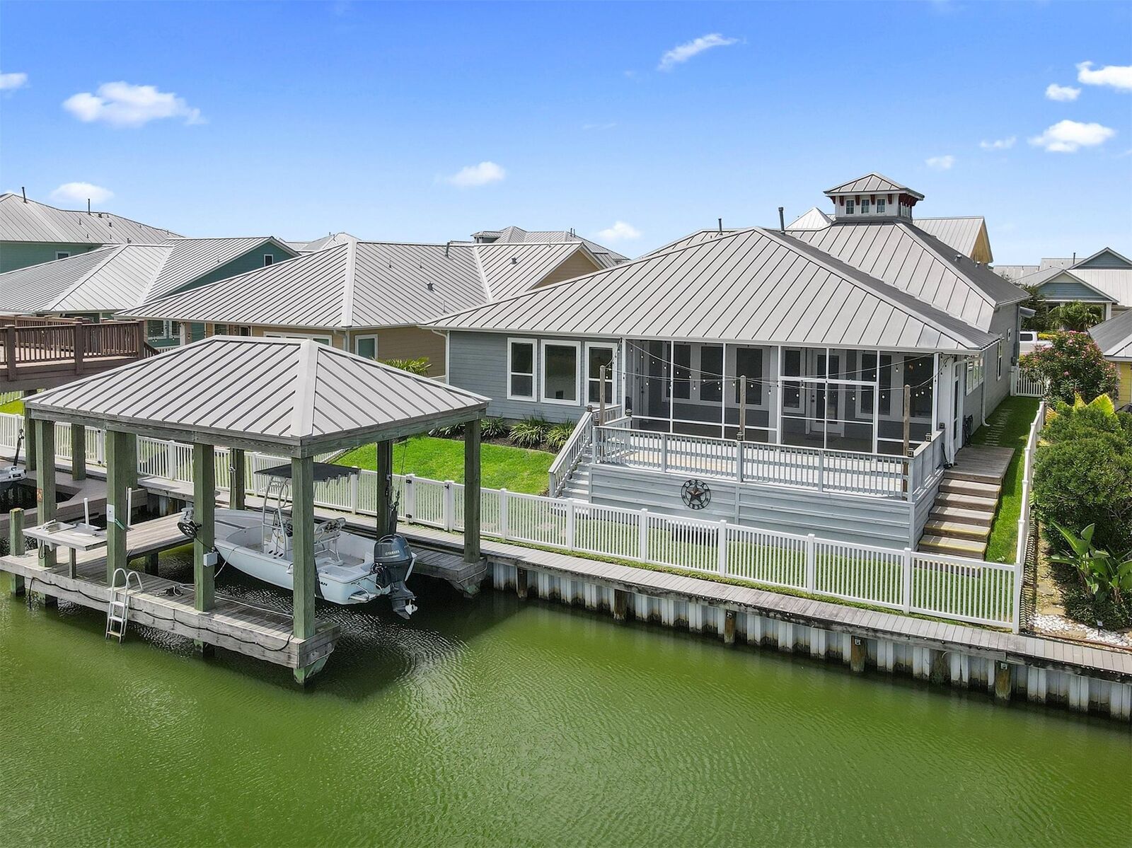 Property Photo:  5117 Brigantine Cay Court  TX 77590 