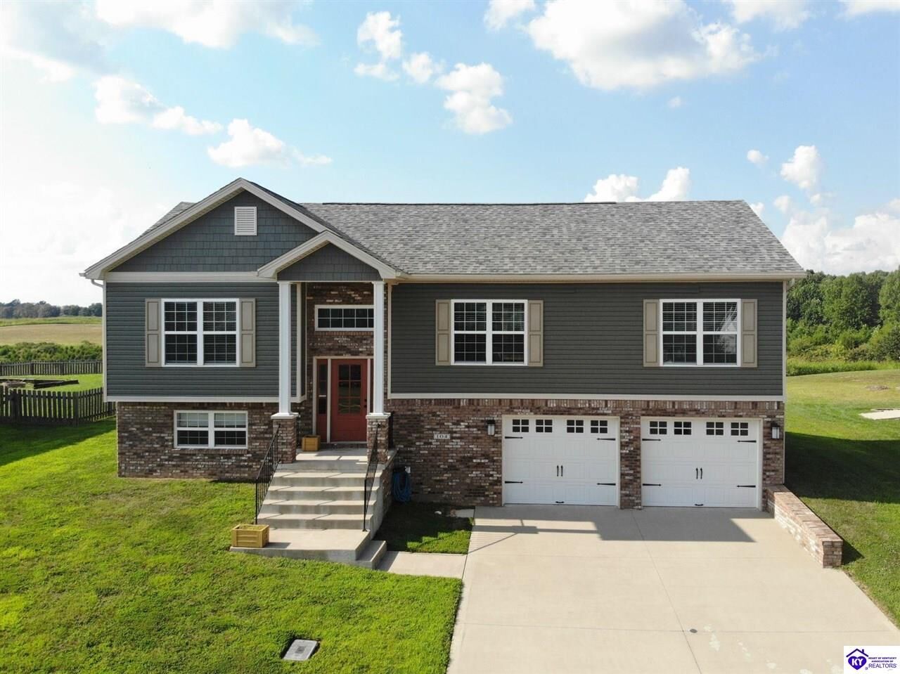 Property Photo:  104 Carriage Hills Lane  KY 42701 