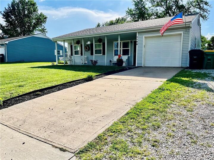 1102 W 3rd Street  Edgerton KS 66021 photo